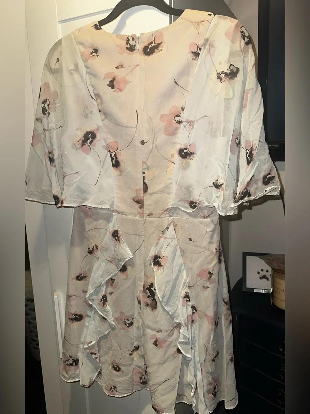 BCBG Maxazria Mabel Chiffon Dress 100% Silk Cape in Floral Pearl Blue $338MSRP
